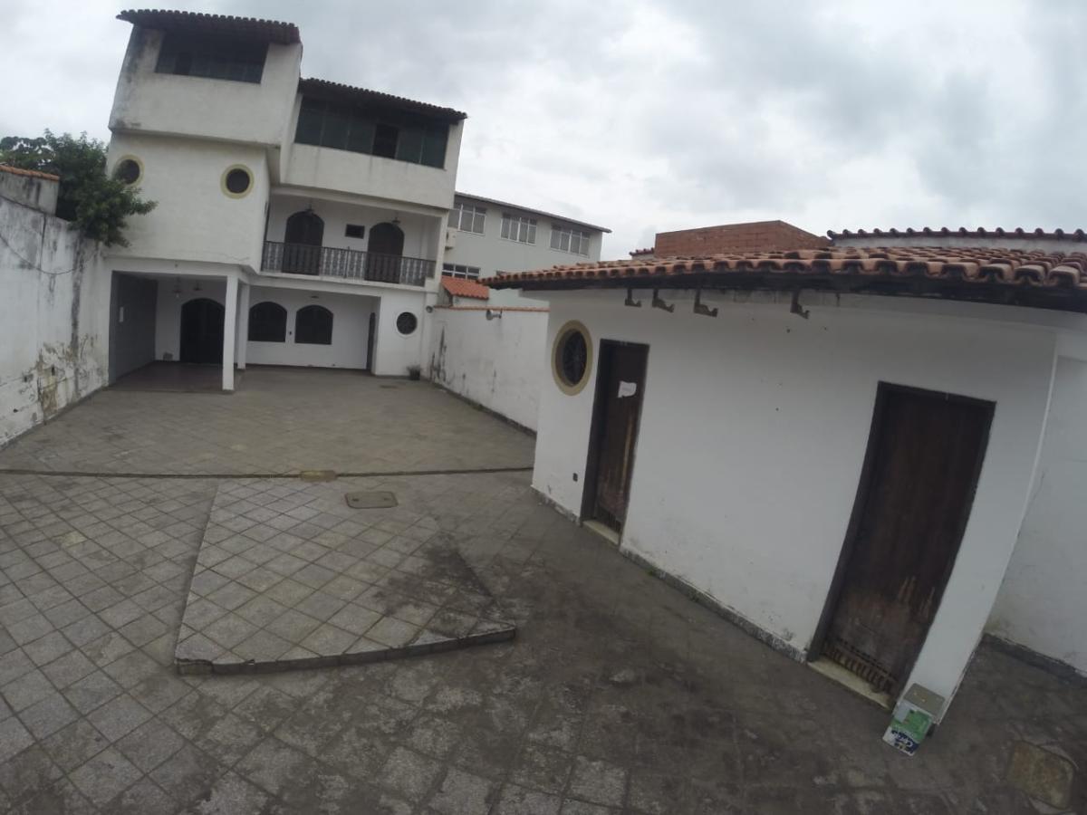 Casa para alugar com 3 quartos, 305m² - Foto 3