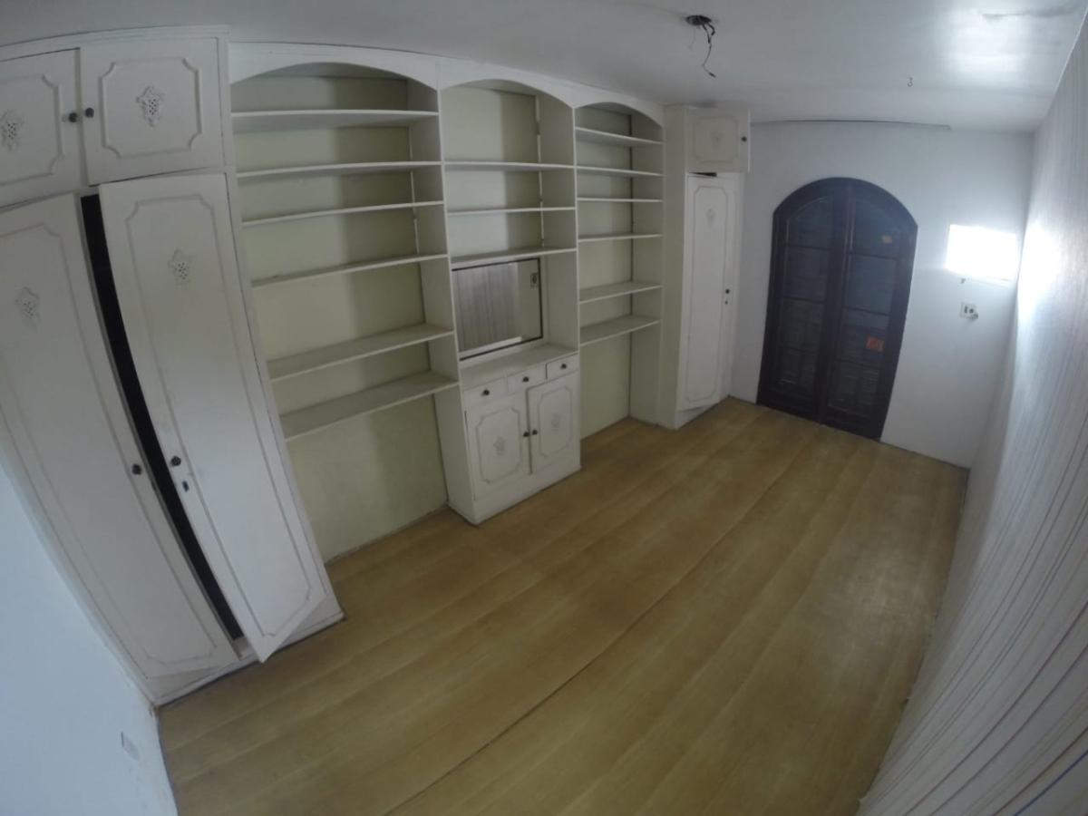 Casa para alugar com 3 quartos, 305m² - Foto 11